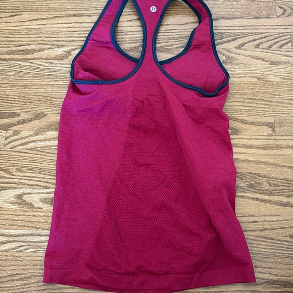 Matching shorts and top set - Picture 6 of 6